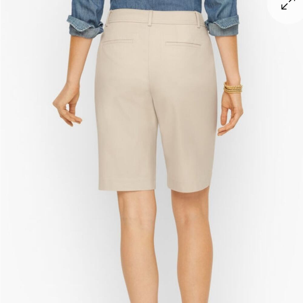 Talbots super soft girlfriend Khaki Comfy Chino Shorts 10" size 18W